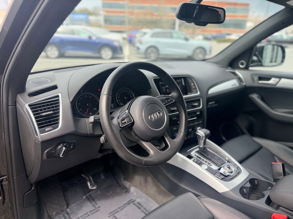 Used 2017 Audi Q5 2.0T Premium Plus w/ Technology Package image 12