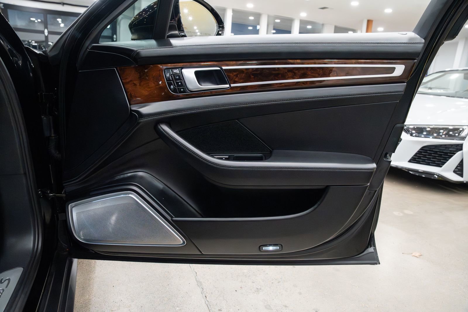 Used 2019 Porsche Panamera Turbo S image 24