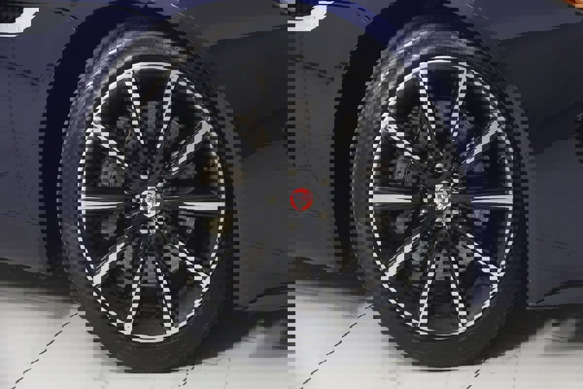 Used 2016 Jaguar F-TYPE Coupe image 15