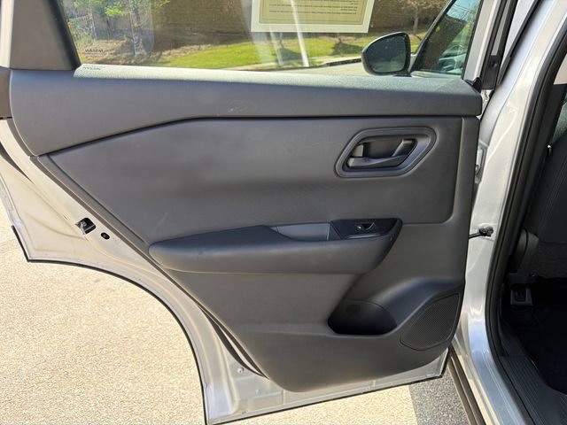 Used 2024 Nissan Rogue S image 21