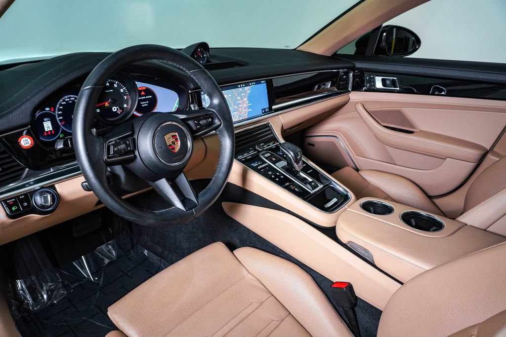 Used 2021 Porsche Panamera RWD image 20