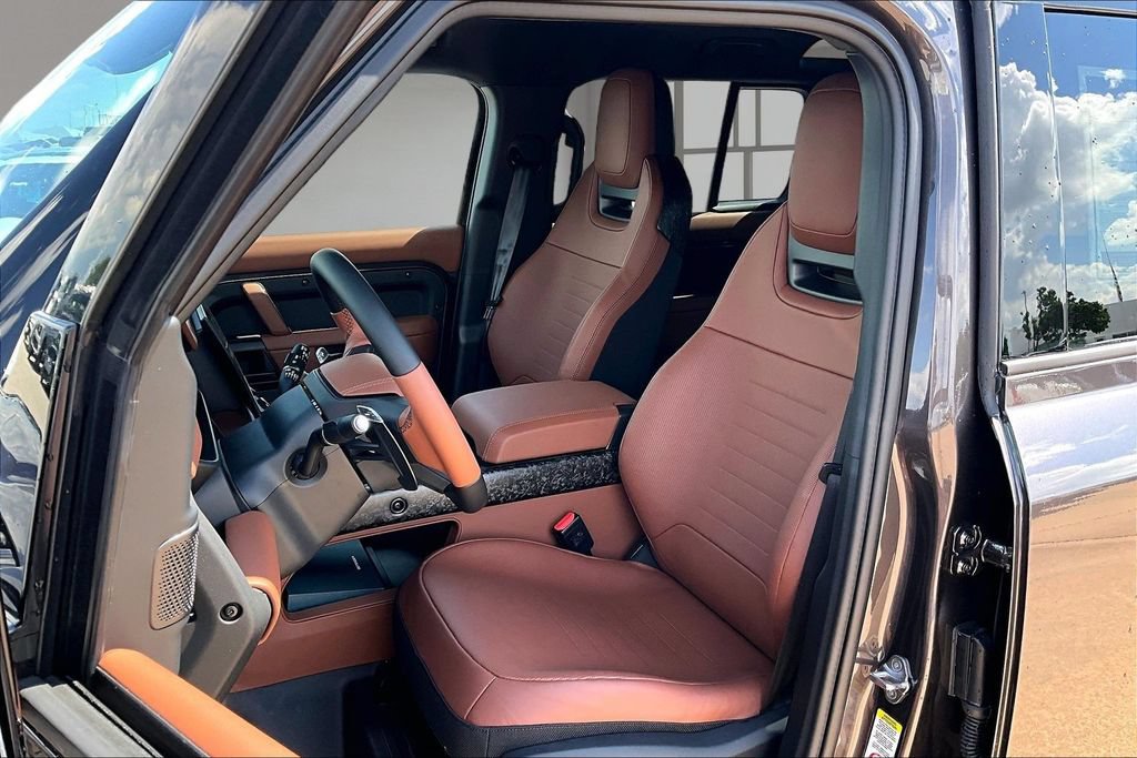 New 2026 Land Rover Defender 110 OCTA AWD/4WD image 9