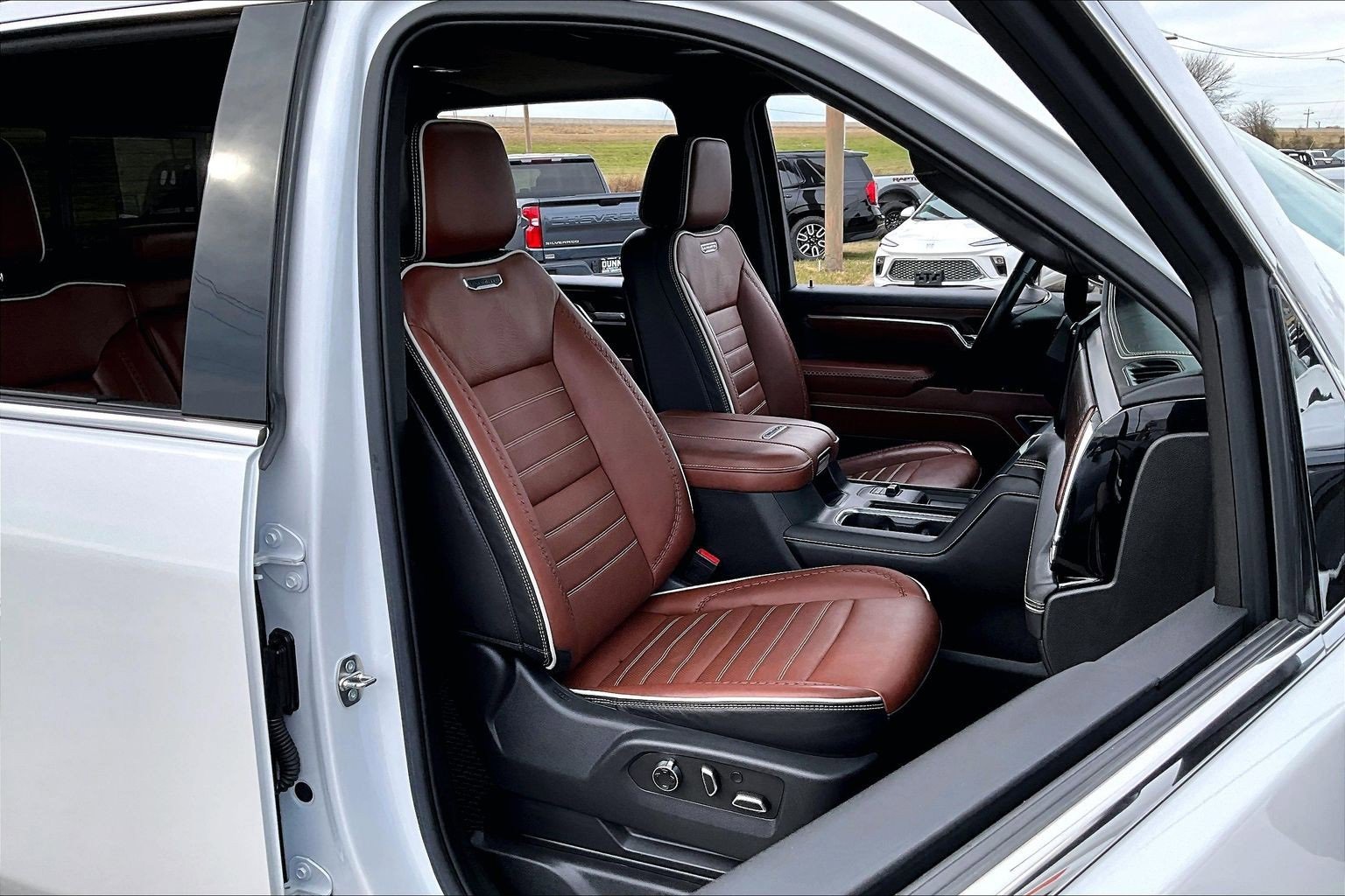 Used 2024 GMC Sierra 2500 Denali Ultimate image 7