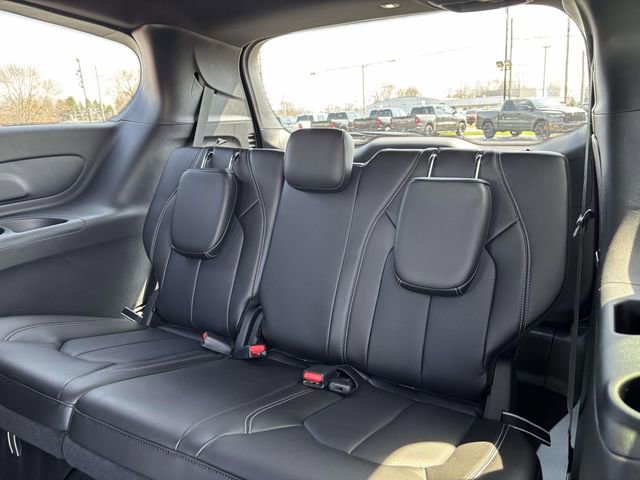 New 2026 Chrysler Pacifica Select FWD image 8
