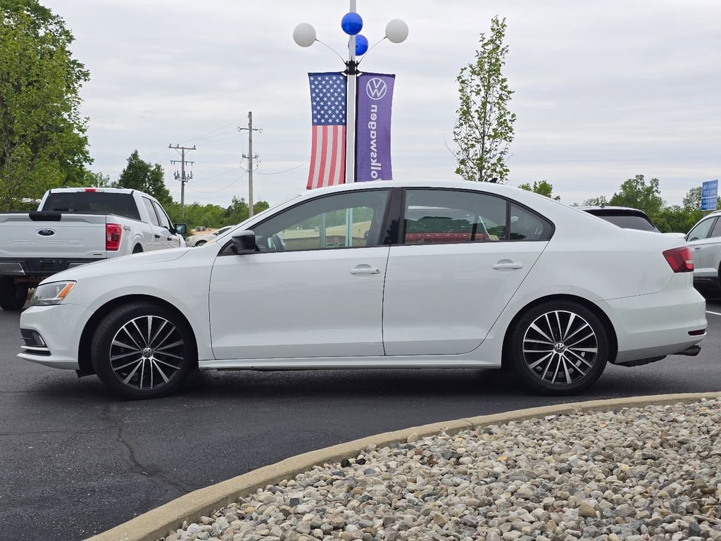 Used 2016 Volkswagen Jetta Sport FWD image 17