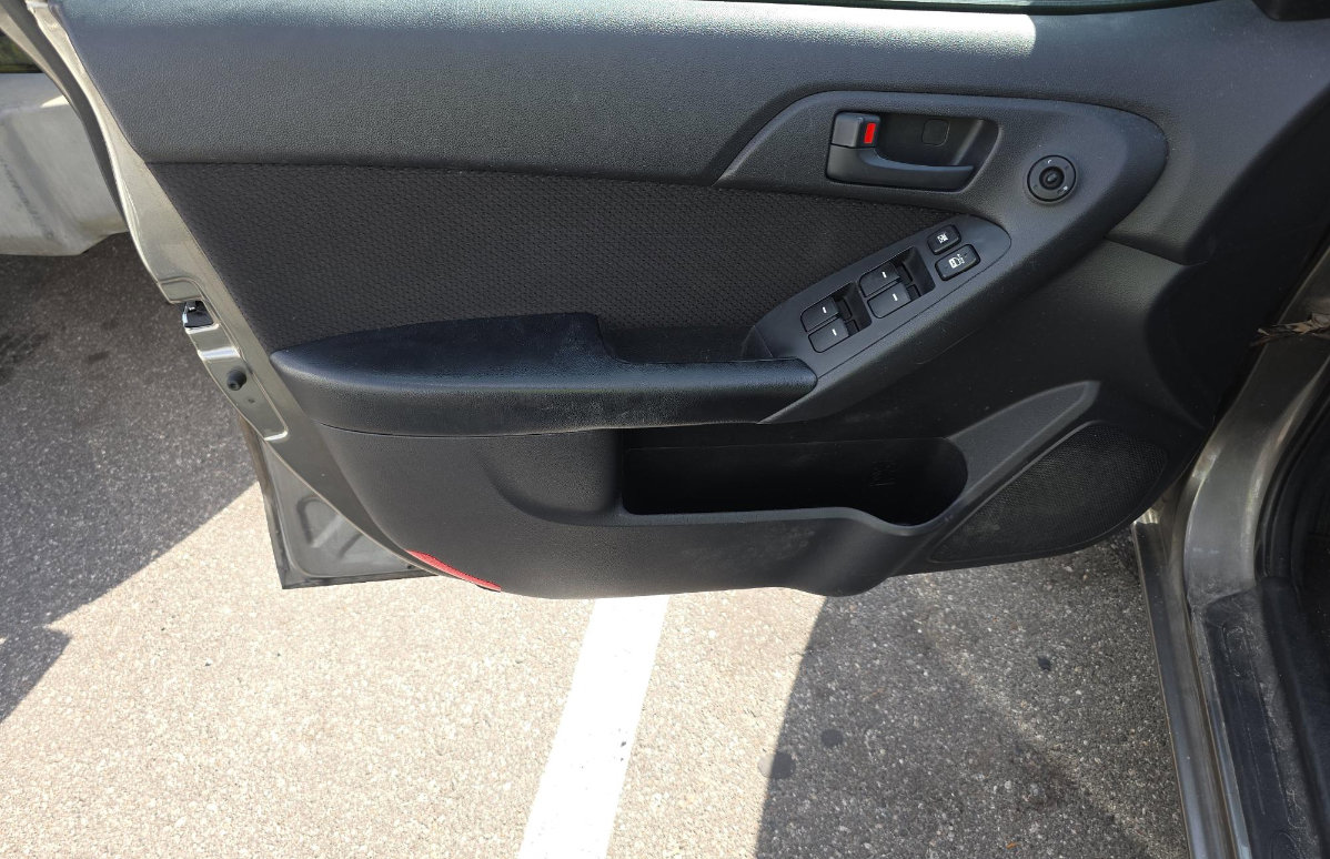 Used 2012 Kia Forte EX image 9