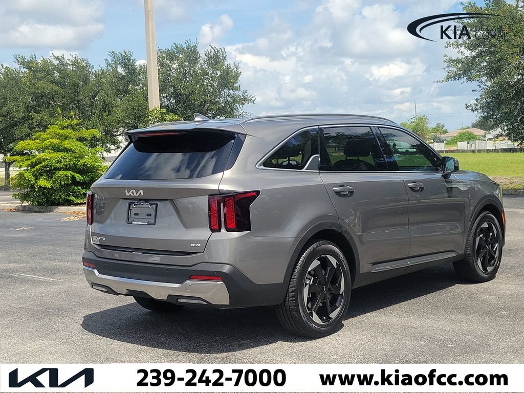 Certified 2026 Kia Sorento EX FWD image 6