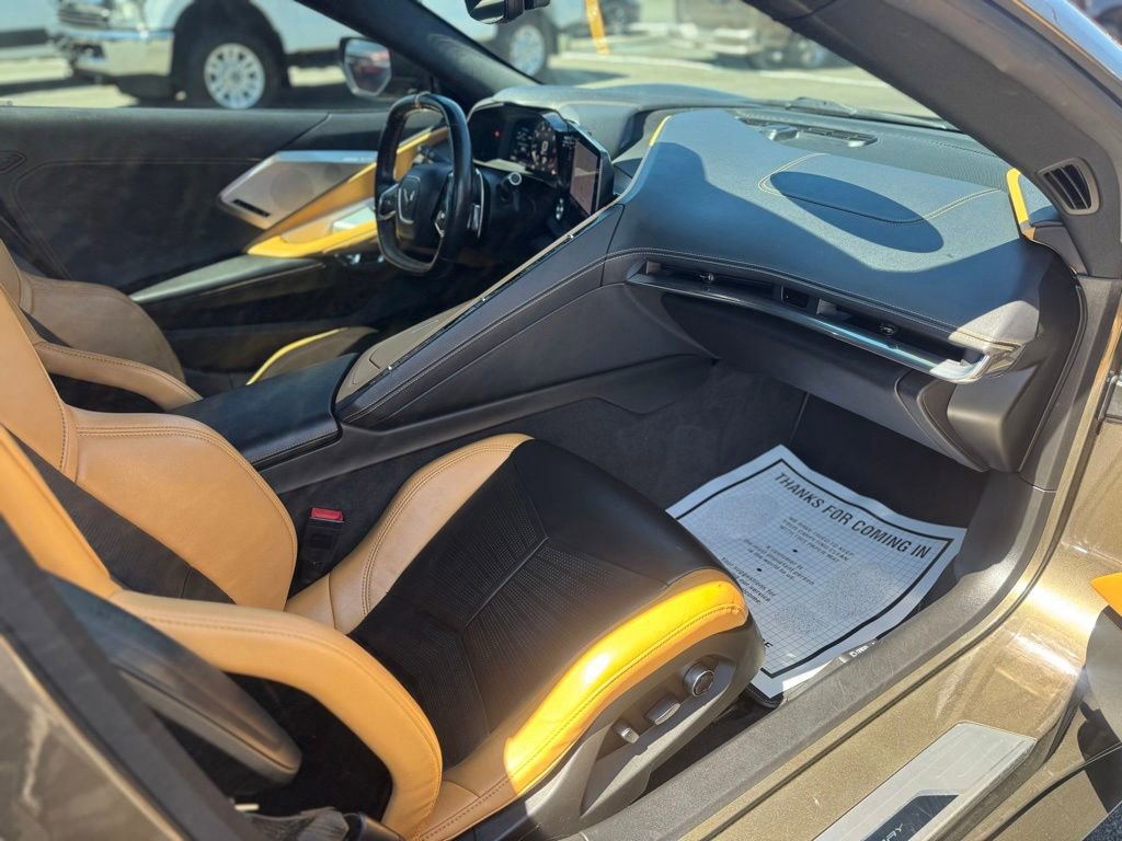 Used 2020 Chevrolet Corvette Stingray Preferred Cpe w/ 2LT Preferred Equipment Group RWD image 31