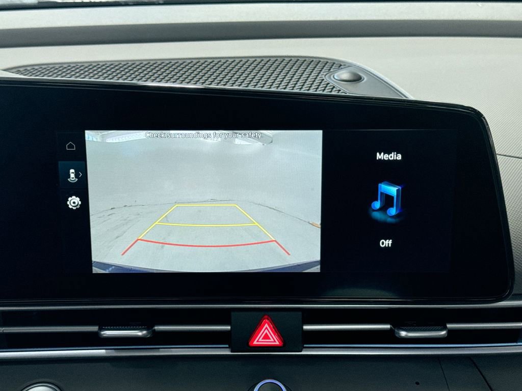 Certified 2025 Hyundai Elantra SEL image 20