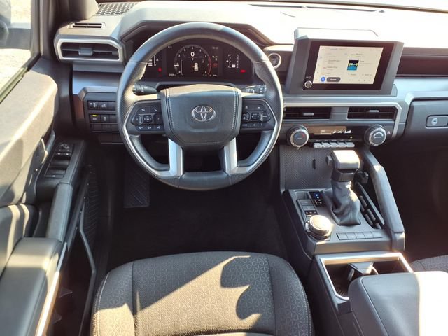 Used 2025 Toyota 4Runner SR5 AWD/4WD image 16