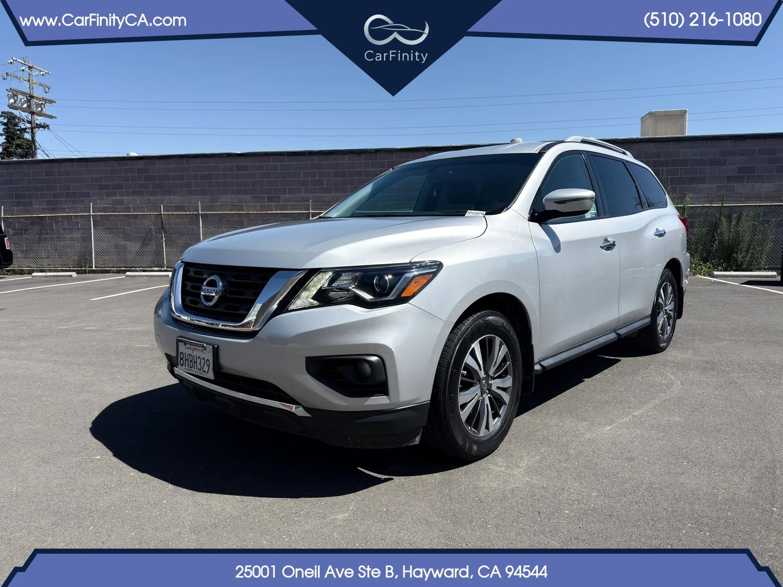 Used 2018 Nissan Pathfinder SV FWD image 1