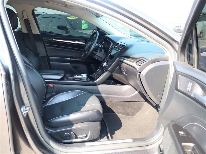 Used 2018 Ford Fusion Titanium AWD/4WD image 9