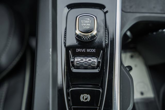 Used 2021 Volvo XC60 T6 R-Design w/ Advanced Package image 23