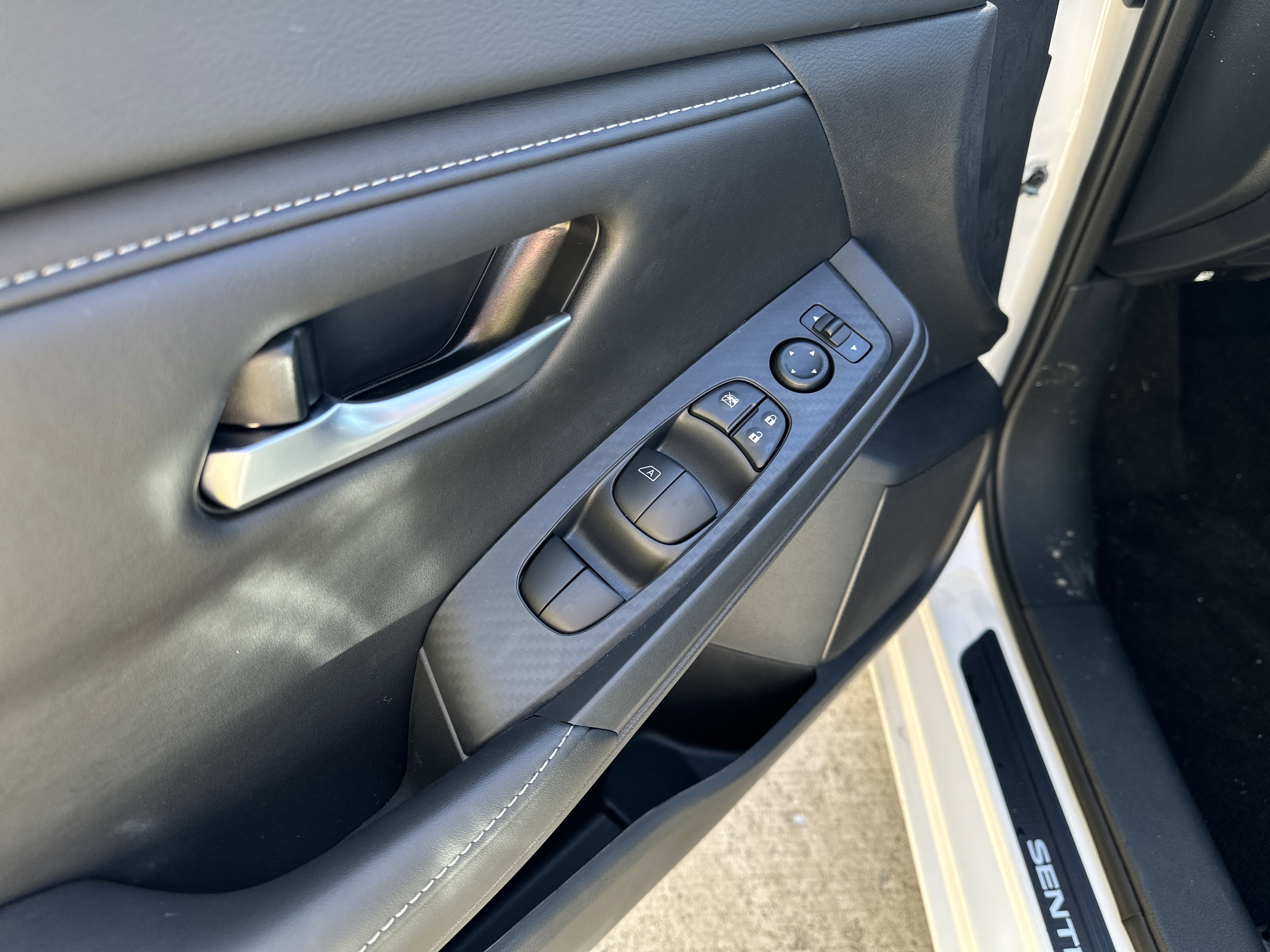 New 2025 Nissan Sentra SV image 8