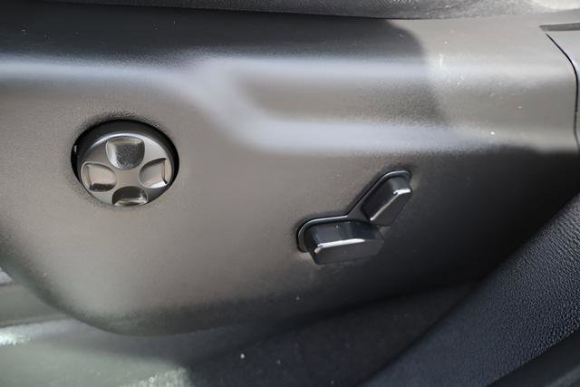 Used 2025 Dodge Durango GT AWD/4WD image 11