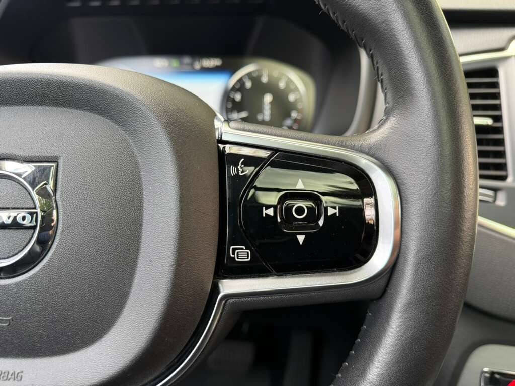 Used 2017 Volvo XC90 T6 Momentum w/ Vision Package image 48