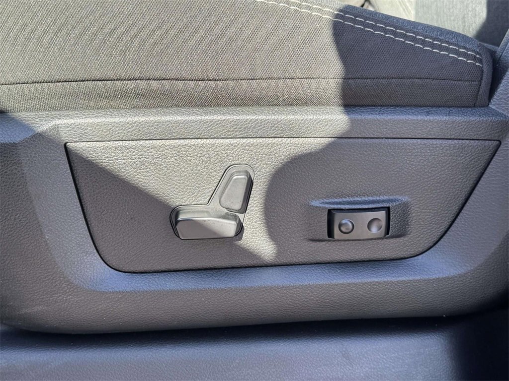 Used 2024 RAM 2500 Big Horn w/ Night Edition image 28