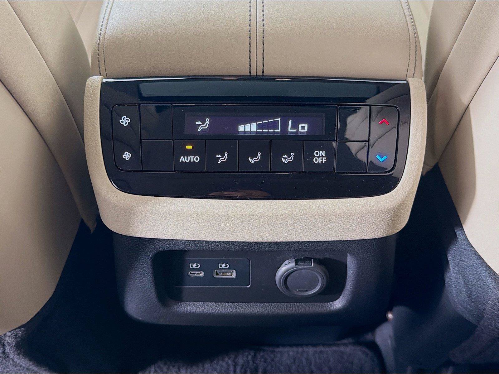 Used 2023 INFINITI QX60 Luxe w/ Cargo Package AWD/4WD image 29