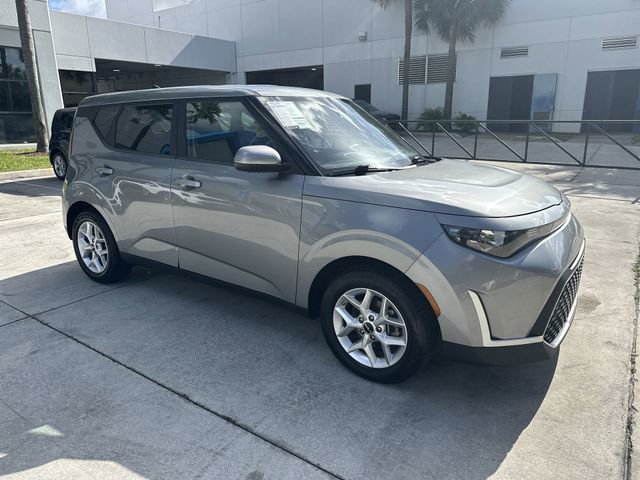 Used 2024 Kia Soul LX w/ Option Group 015 FWD image 21