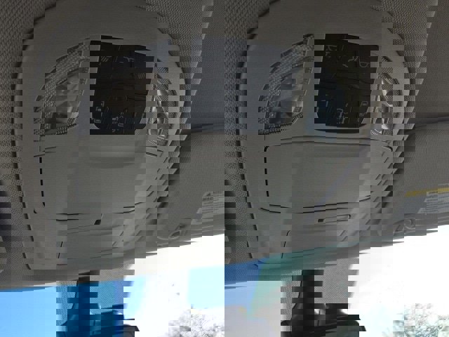 Used 2024 Chrysler Pacifica Touring-L image 15