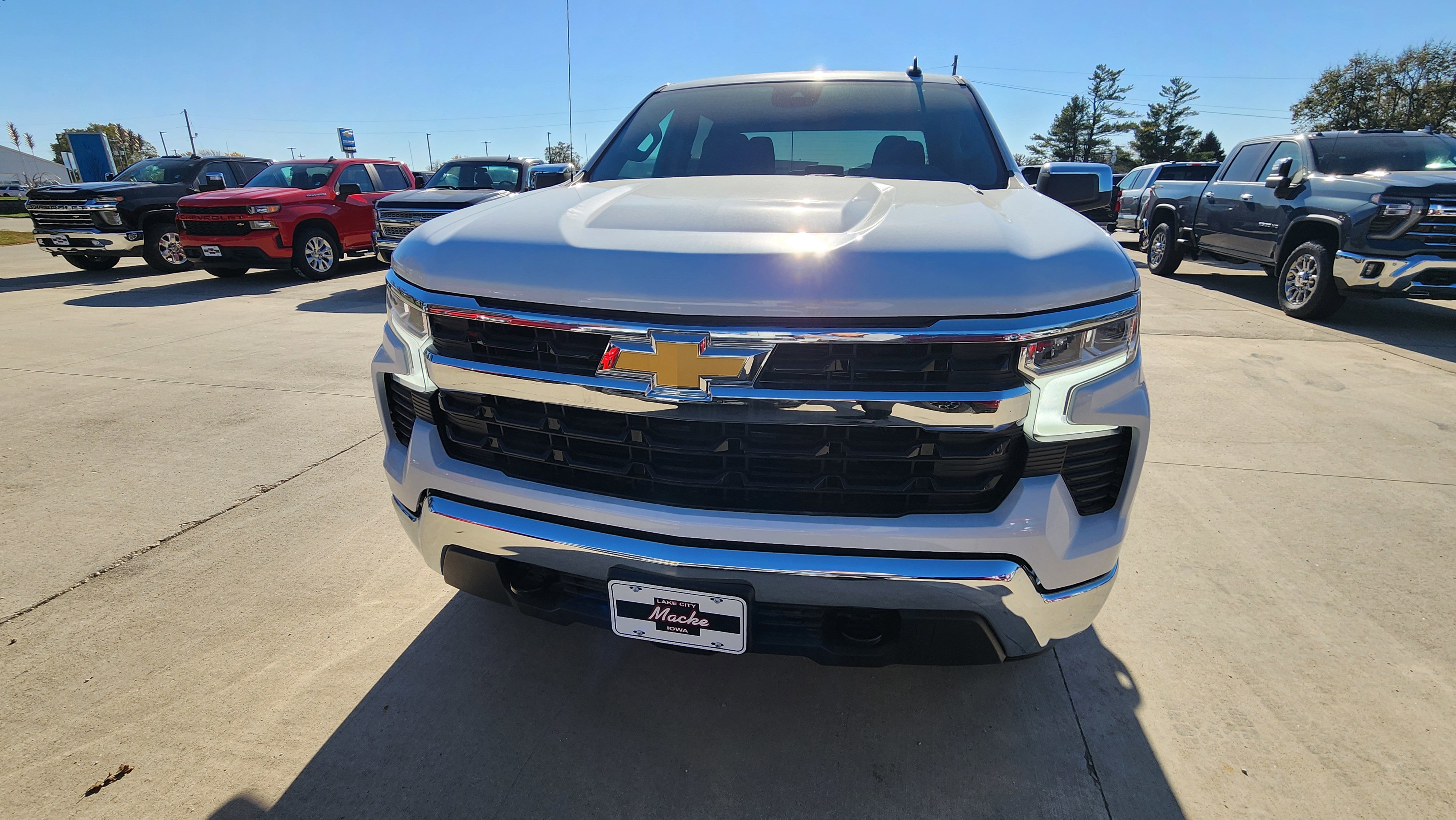 New 2026 Chevrolet Silverado 1500 LT image 2