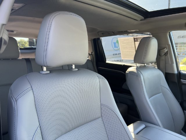 Used 2018 Toyota Highlander Limited AWD/4WD image 23