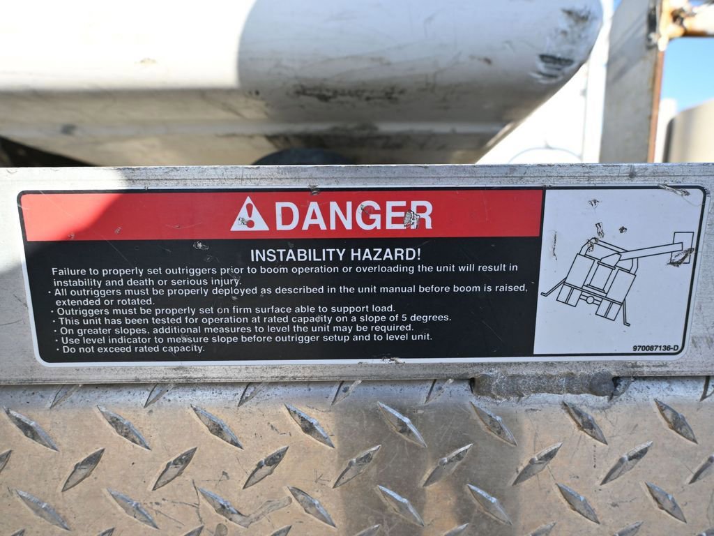 Used 2012 Ford F550 4x4 SuperCab Super Duty w/ Payload Upgrade Pkg image 54