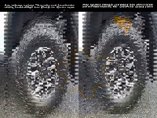 Used 2024 Chevrolet Colorado ZR2 w/ Safety Package image 15