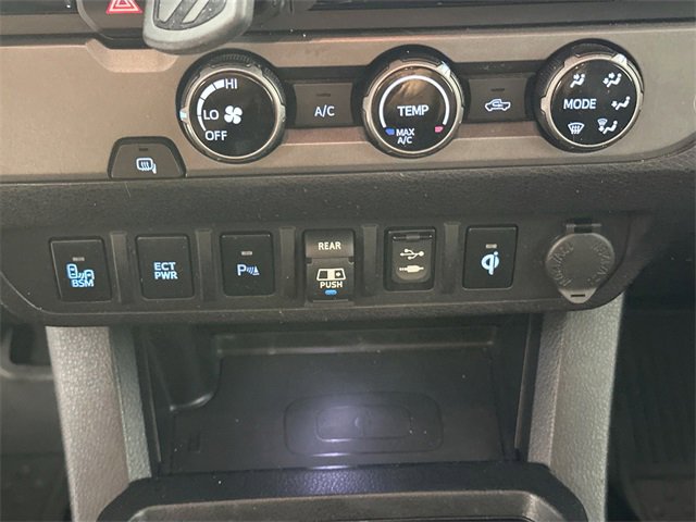 Used 2018 Toyota Tacoma TRD Sport image 13