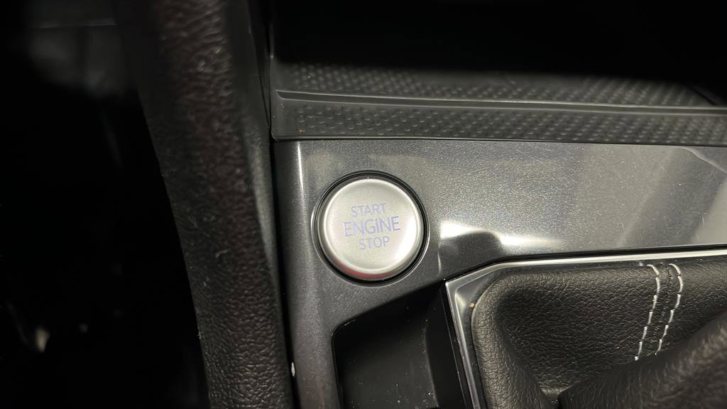 Used 2024 Volkswagen Tiguan SE AWD/4WD image 21