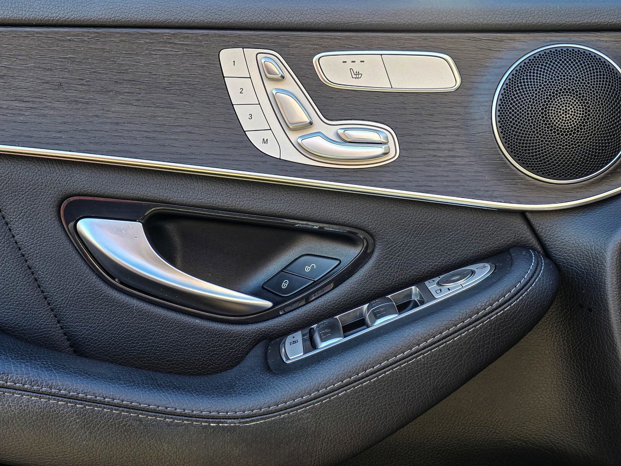 Used 2022 Mercedes-Benz GLC 300 4MATIC image 12