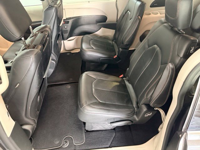 Used 2018 Chrysler Pacifica Touring-L Plus w/ Advanced Safetytec Group FWD image 35