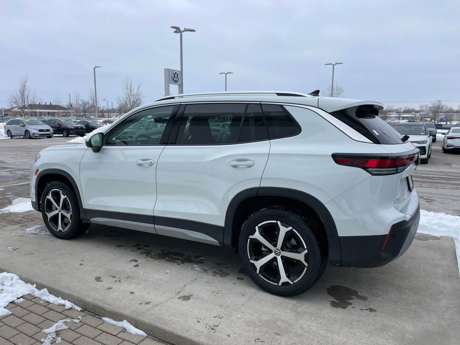New 2026 Volkswagen Tiguan SE AWD/4WD image 38