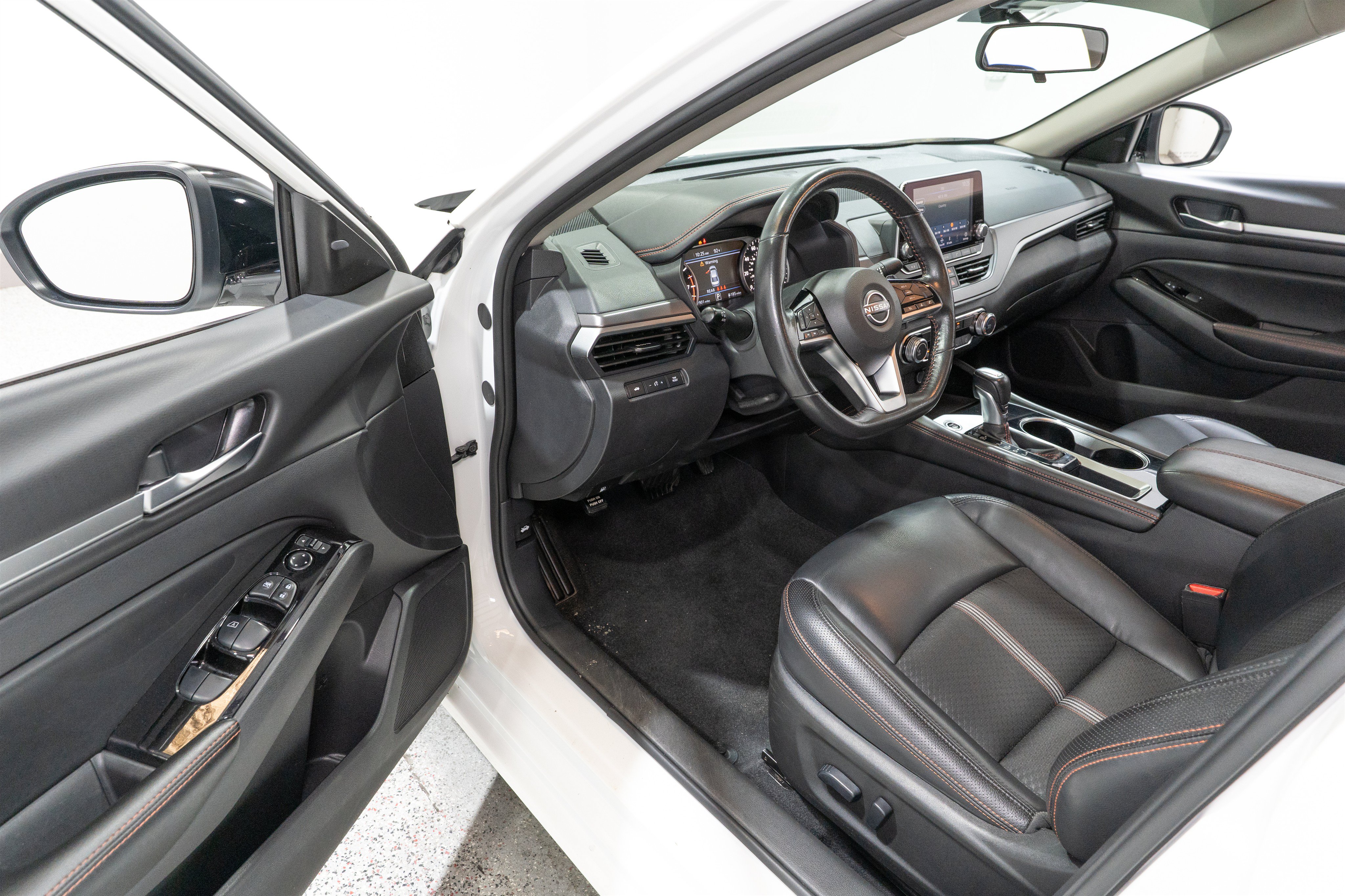 Used 2024 Nissan Altima 2.5 SR FWD image 11