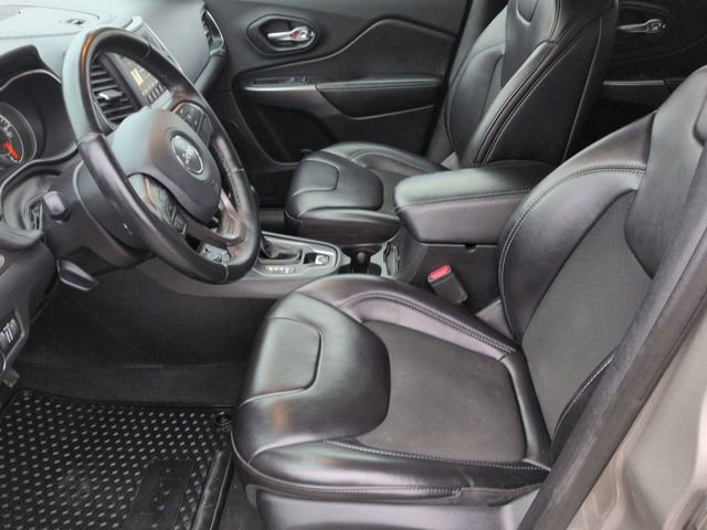 Certified 2019 Jeep Cherokee Latitude Plus w/ Cold Weather Group image 12