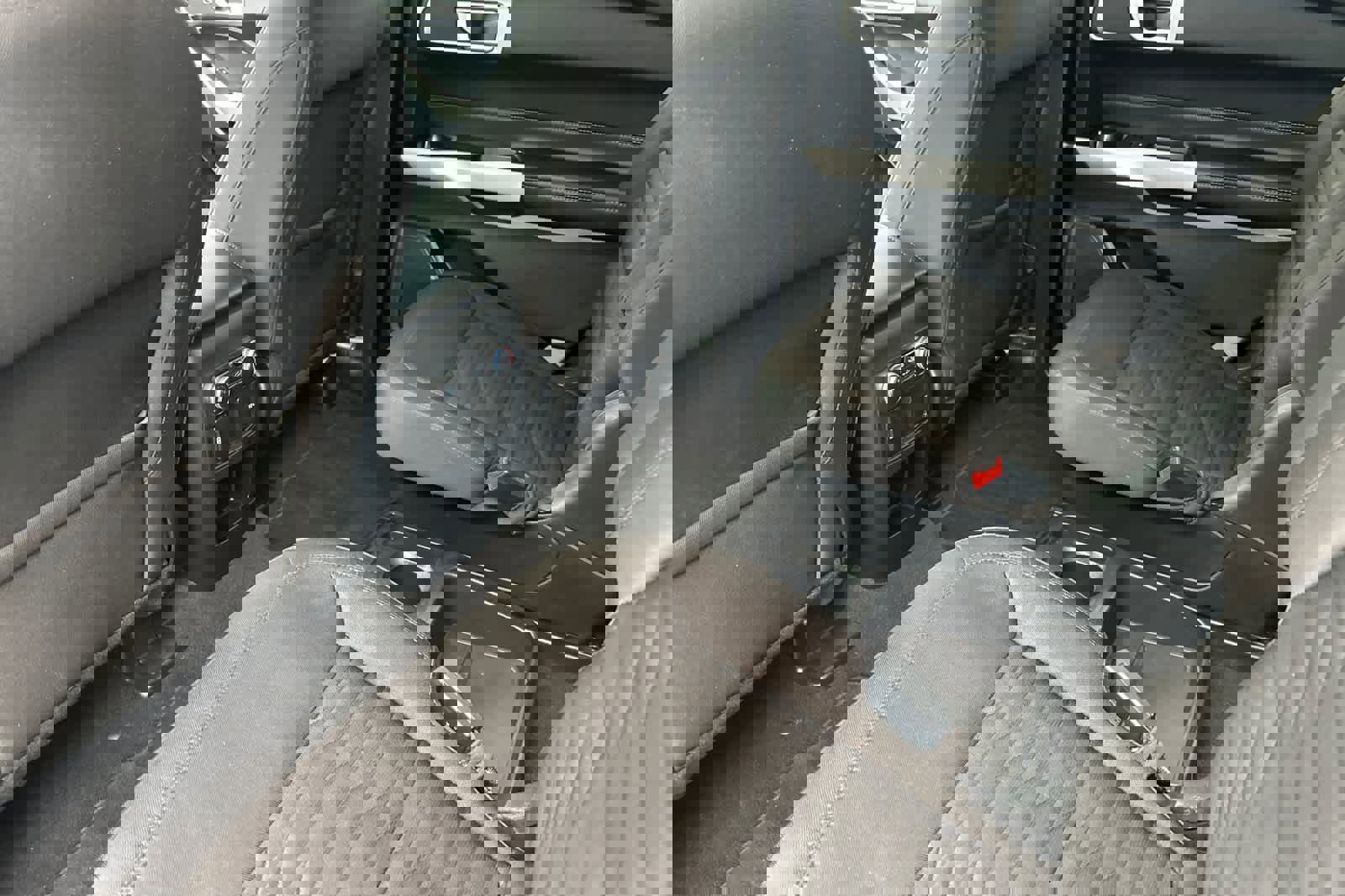 Certified 2021 Ford Explorer XLT w/ Class III Trailer Tow Package image 4