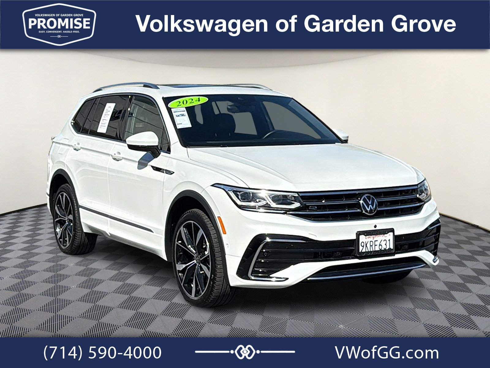 Used 2024 Volkswagen Tiguan SEL R-Line AWD/4WD image 2