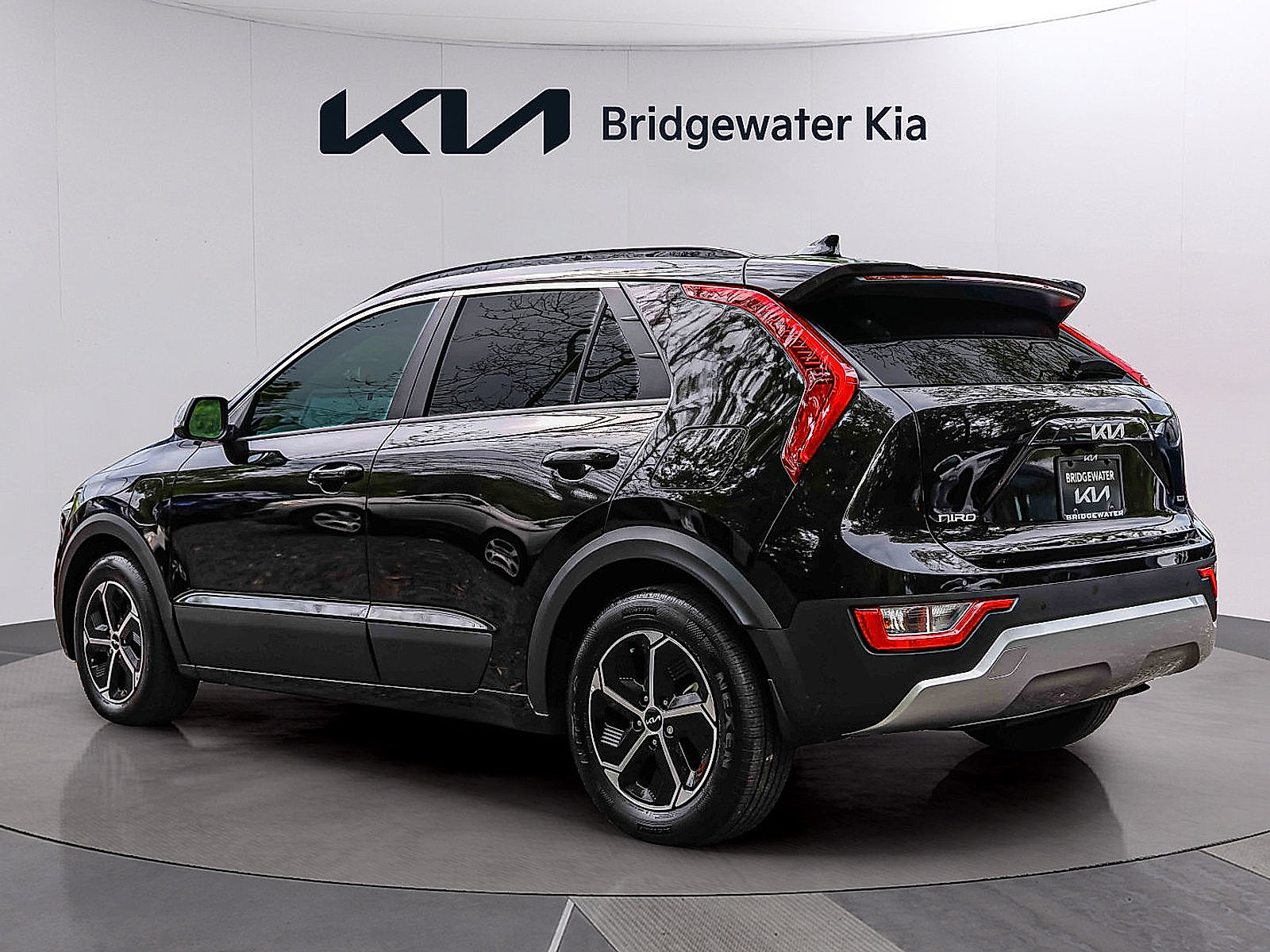 Certified 2025 Kia Niro EX w/ EX Cold Weather Package FWD image 4