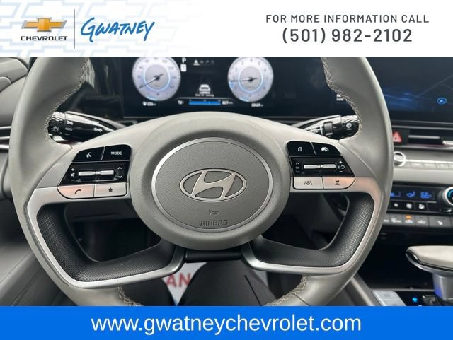 Used 2025 Hyundai Elantra SEL FWD image 16