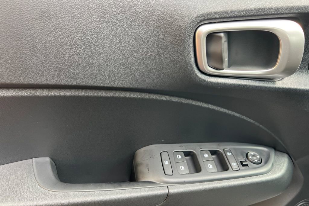 New 2026 Hyundai Venue SE image 9