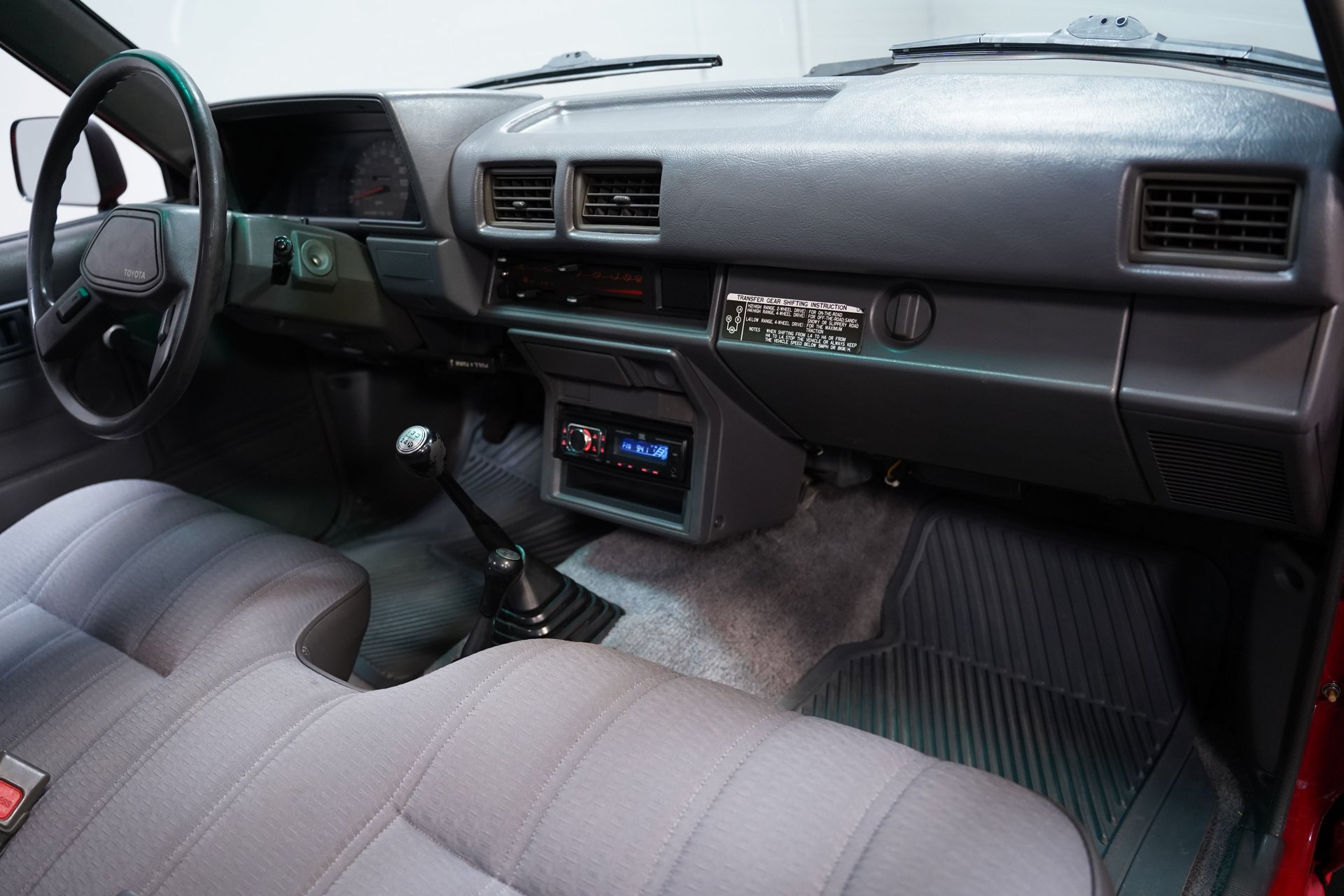 Used 1988 Toyota Pickup 4x4 Regular Cab image 38