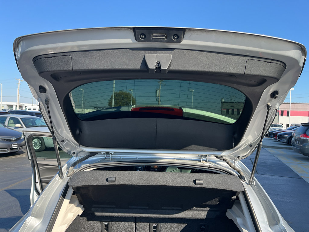 Used 2018 Chevrolet Cruze Premier FWD image 29