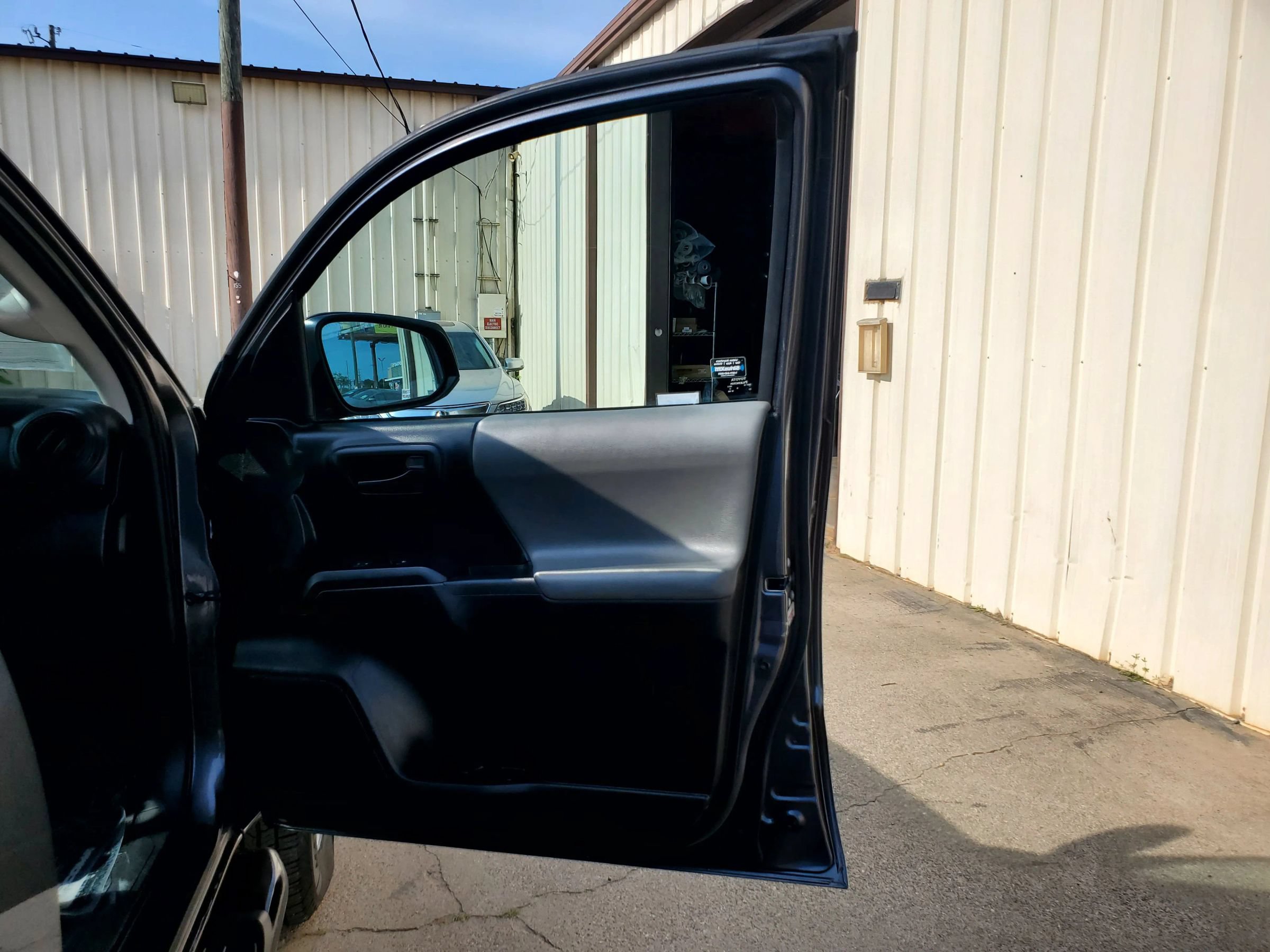 Used 2020 Toyota Tacoma SR w/ SR Convenience Package RWD image 13