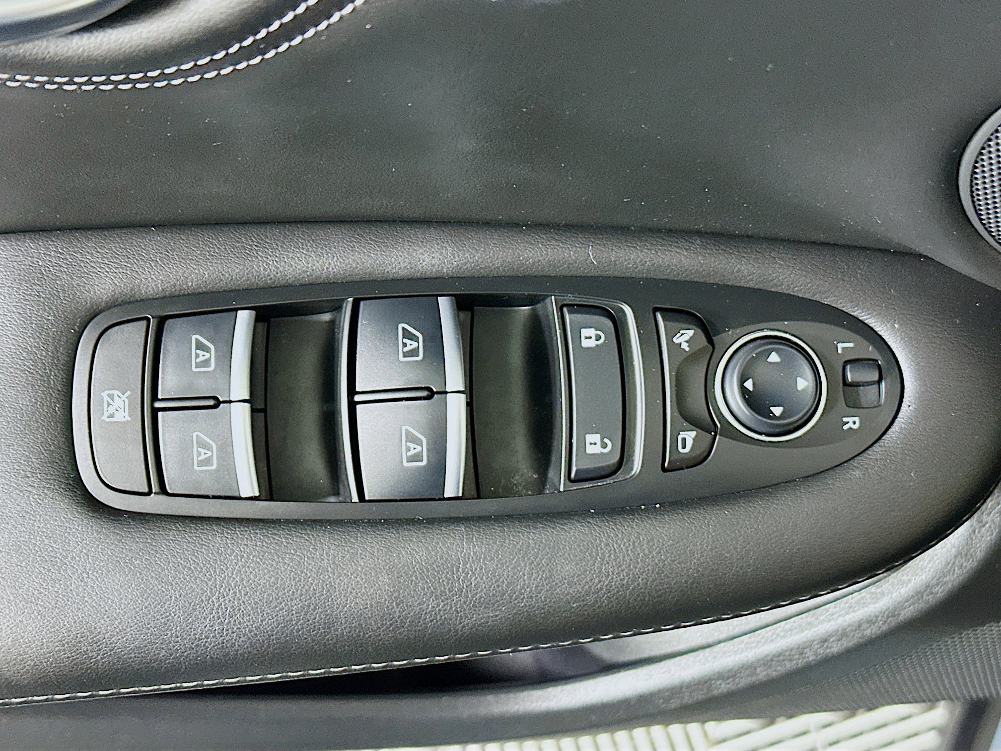 Used 2023 INFINITI QX55 Luxe w/ Cargo Package image 14