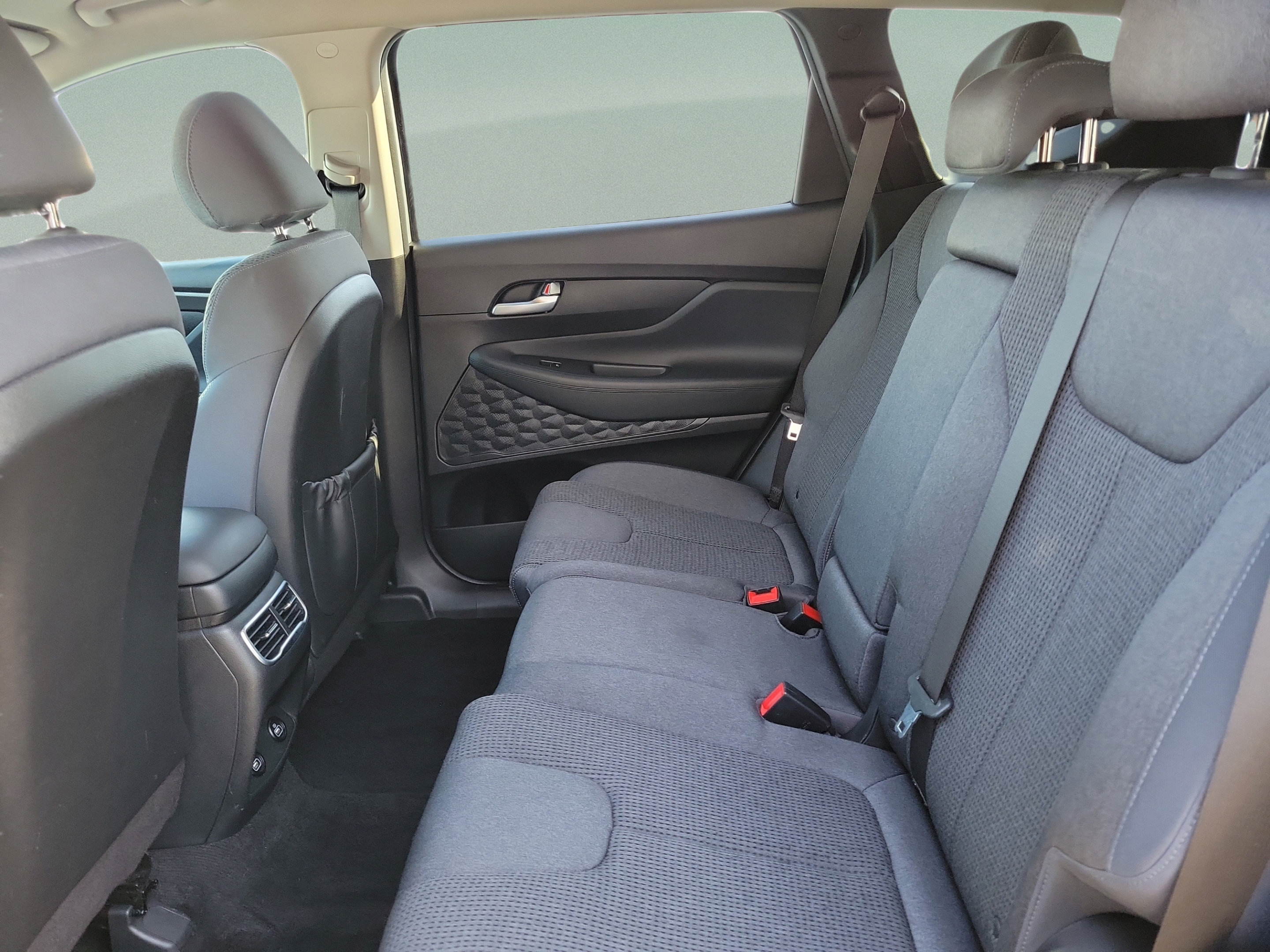 Used 2022 Hyundai Santa Fe SEL w/ Cargo Package FWD image 7