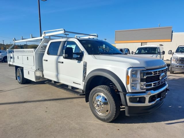 New 2026 Ford F550 4x4 Crew Cab image 3