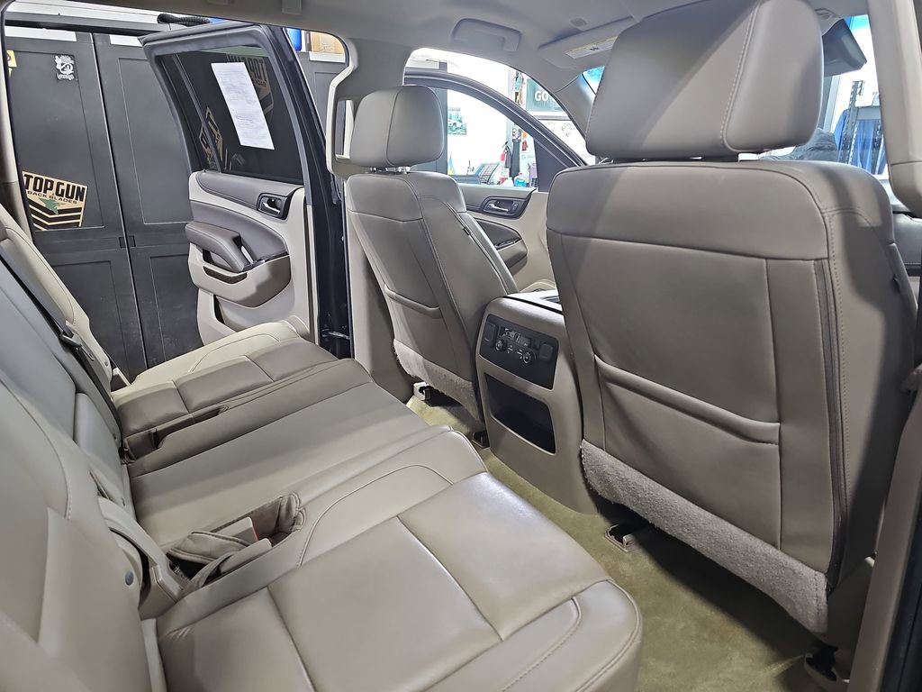 Used 2018 Chevrolet Suburban LT w/ Luxury Package image 11