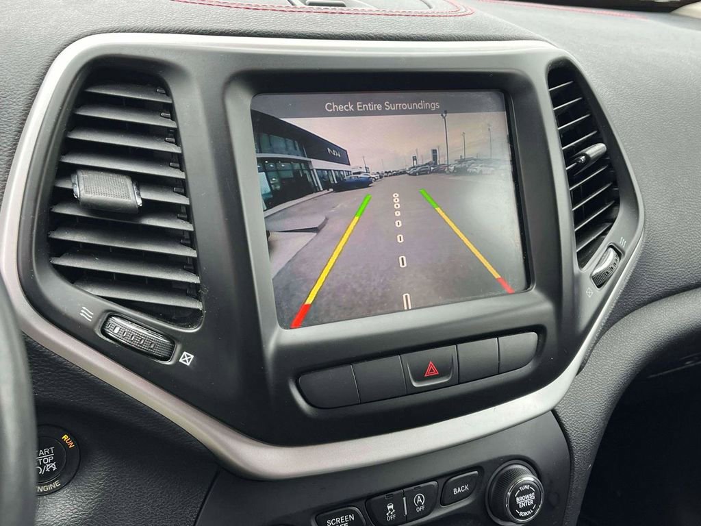 Used 2015 Jeep Cherokee Trailhawk w/ Comfort/Convenience Group image 25