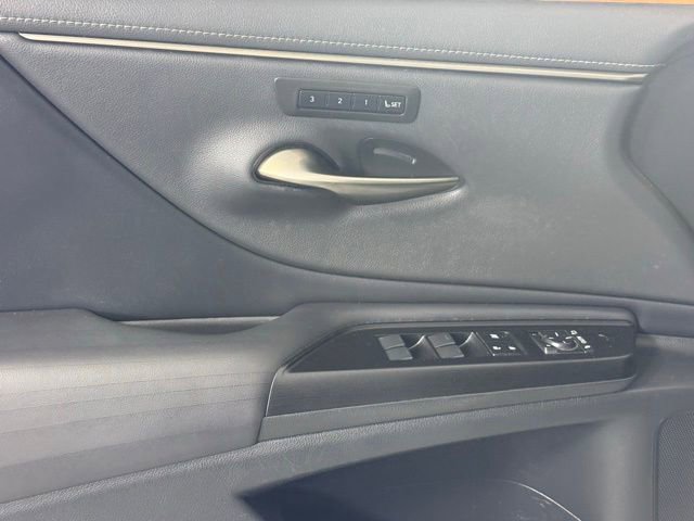 Used 2020 Lexus ES 350 w/ Accessory Package FWD image 15