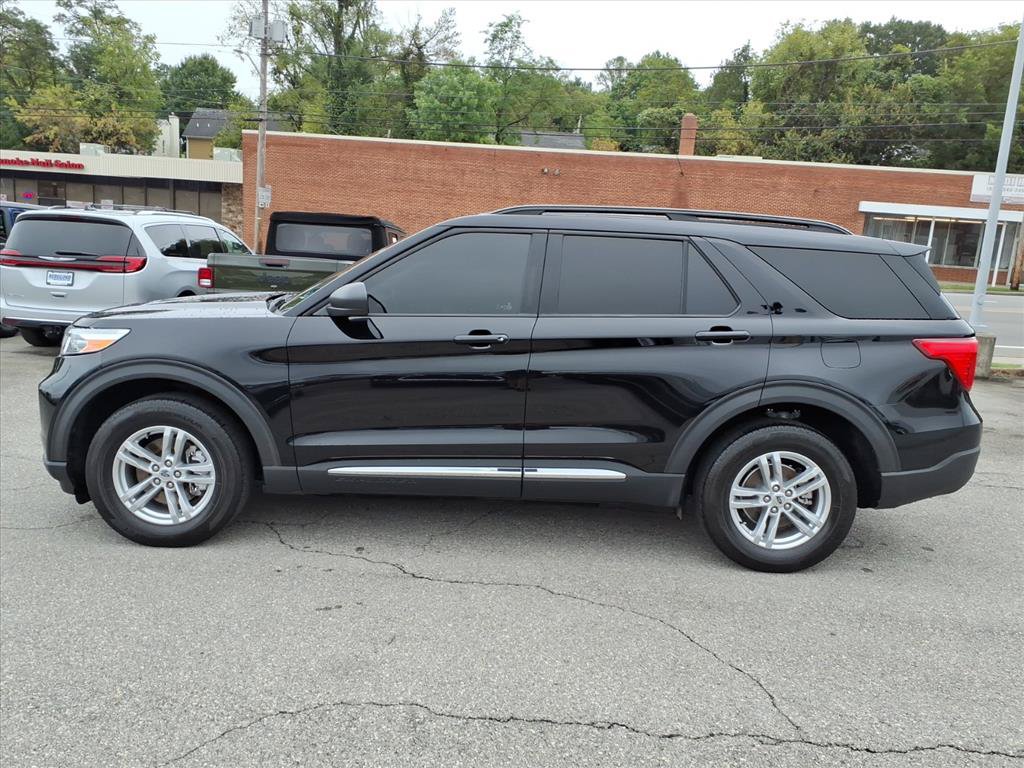 Used 2022 Ford Explorer XLT w/ Equipment Group 202A AWD/4WD image 7